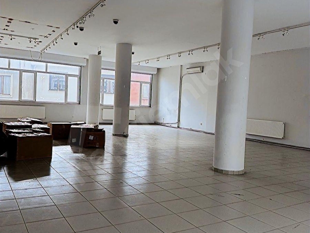 KAĞITHANE SEYRANTEPEDE 250 M2 GİRİŞ KAT-VİTRİNLİ KİRALIK İŞYERİ - Görsel 2