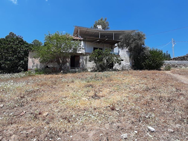 BODRUM DÖRTTEPE�de 1993 m2 eski köy evi ve arsası 97047296 hepsiemlak