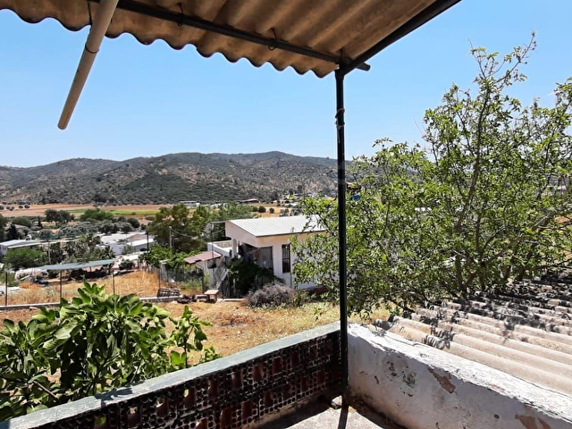 BODRUM DÖRTTEPE�de 1993 m2 eski köy evi ve arsası 97047296 hepsiemlak