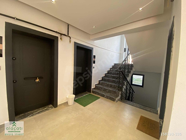 alaçatıdan , 2+1 GENİŞ BAHÇE KULLANIMLI EŞYALI SATILIK DAİRE - Görsel 21