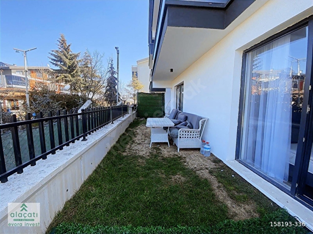 alaçatıdan , 2+1 GENİŞ BAHÇE KULLANIMLI EŞYALI SATILIK DAİRE - Görsel 17