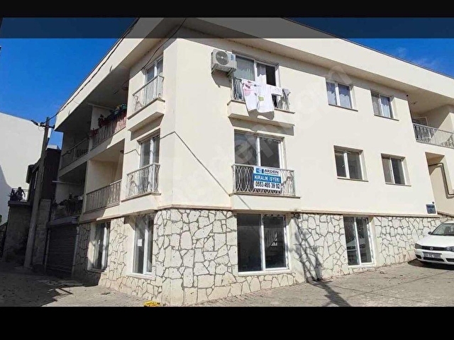 Seferihisar Çarşı Merkezinde Kapalı Otoparklı 2+1 Daire