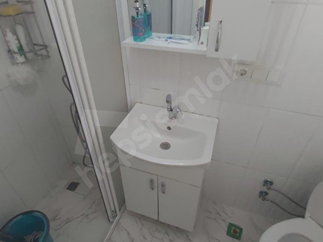 üsküdar merkezi lokasyonda full eşyalı 1+1 satılık daire - Görsel 26
