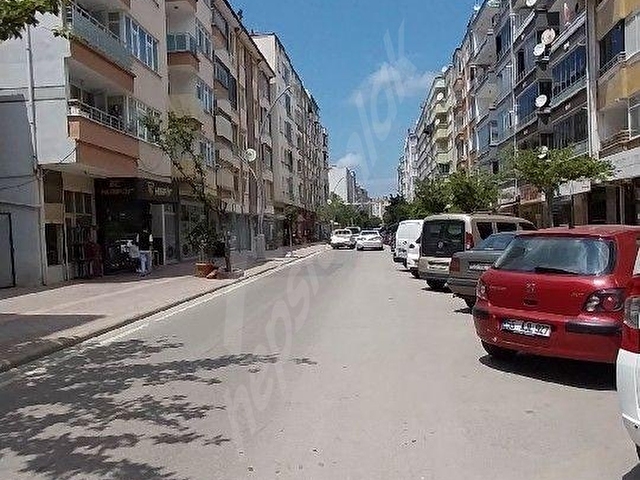 GENÇLİK CADDESINDE SATILIK - Görsel 19