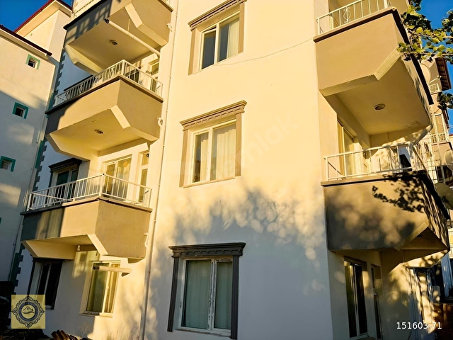 TEK ÇATIDAN MUAYNE İSTASYONU ÜZERİ GENİŞ 3+1 YAPILI DAİRE