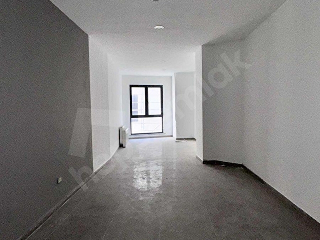 Sultanbeyli Aslan Plazada Prestijli Konumda Kiralık Ofis - Görsel 27