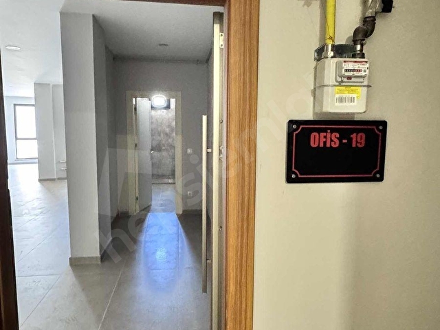 Sultanbeyli Aslan Plazada Prestijli Konumda Kiralık Ofis - Görsel 11