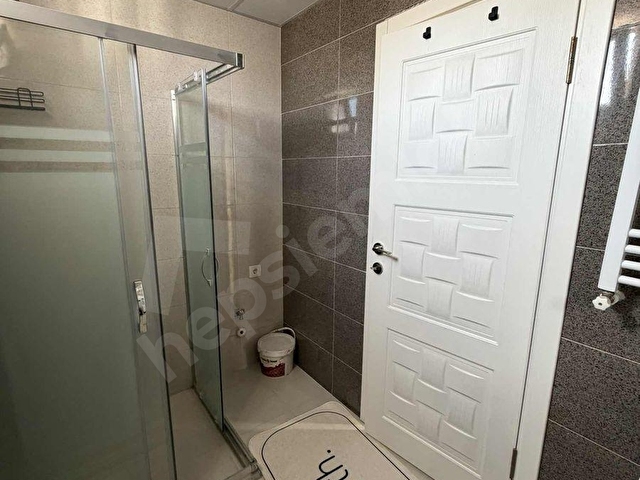 TOPLU KONUT BULVARINDA LÜX EŞYALI 1+1 DAİRE - Görsel 15