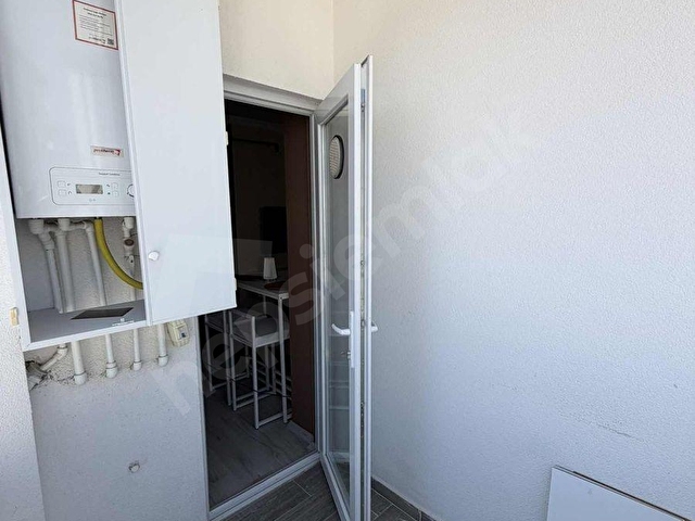 TOPLU KONUT BULVARINDA LÜX EŞYALI 1+1 DAİRE - Görsel 17