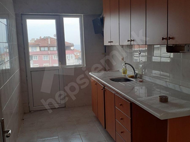 MARMARANIN İNCİSİ ÇINARCIK MERKEZİNDE TEK TAPULU ALT VE ÜST İKİ AYRI 3+1 DENİZ GÖREN KOMBİLİ DAİRE - Görsel 4