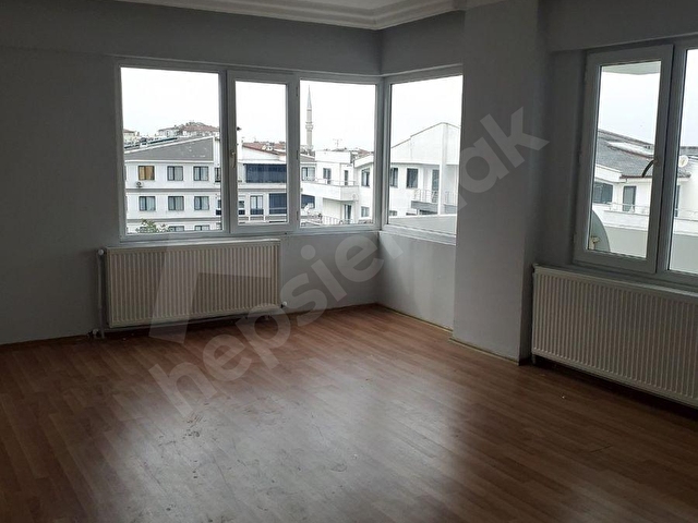 MARMARANIN İNCİSİ ÇINARCIK MERKEZİNDE TEK TAPULU ALT VE ÜST İKİ AYRI 3+1 DENİZ GÖREN KOMBİLİ DAİRE - Görsel 3