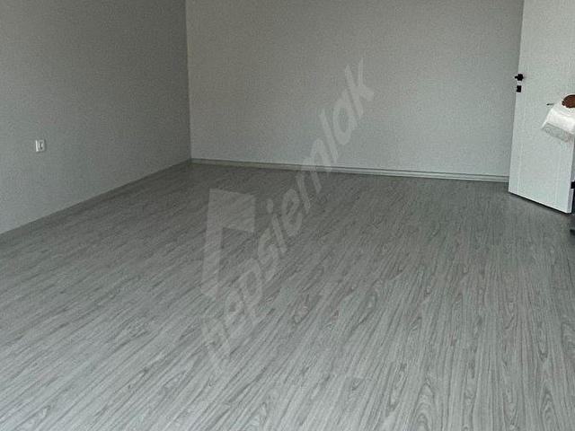 SATILIK SİTEDE SIFIR DAİRE - Görsel 4