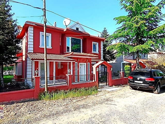 19 MAYIS ENGİZ TATİL KÖYÜNDE 332 M2 BAHÇE İÇİNDE SAHİLE 4 NCÜ PARSEL100 M2 DUBLEX 4+1 SATILIK YAZLIK