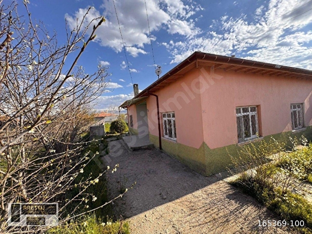 CAHI MAHALLESİNDE SATILIK  ARSA İÇERİSİNDE  MÜSTAKİL EV VE AGIRI EKMEKLİĞİ ODUNLUĞU BULUNAN KELEPİR - Görsel 4