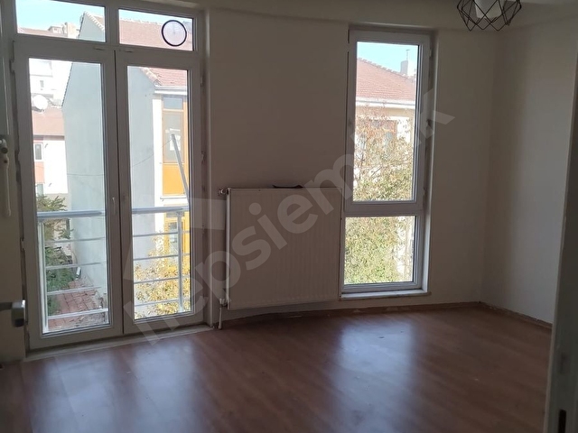 KENT EMLAKTAN SAKARYA CADDEDİ YAKINI KİRALIK 1+1 DAİRE