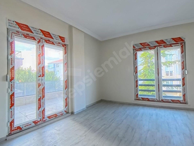 PİRİREİS MAHALLESİNDE 3+1 ZEMİNDEN ISITMA SATILIK DAİRE - Görsel 2
