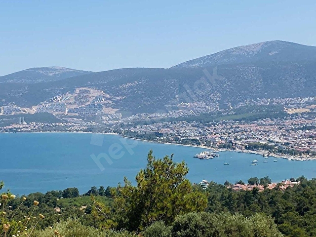 Akbük Çukur Mevkiinde Kapanmaz Deniz Manzaralı 560 m² Arsa