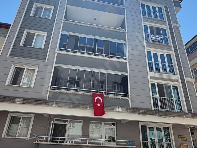 BP DEN DENİZEVLERİNDE DENİZE 50 M MESAFEDE FIRSAT 3+1 GENİŞ KULLANIŞLI AİLE APARTMANI ARA KAT DAİRE