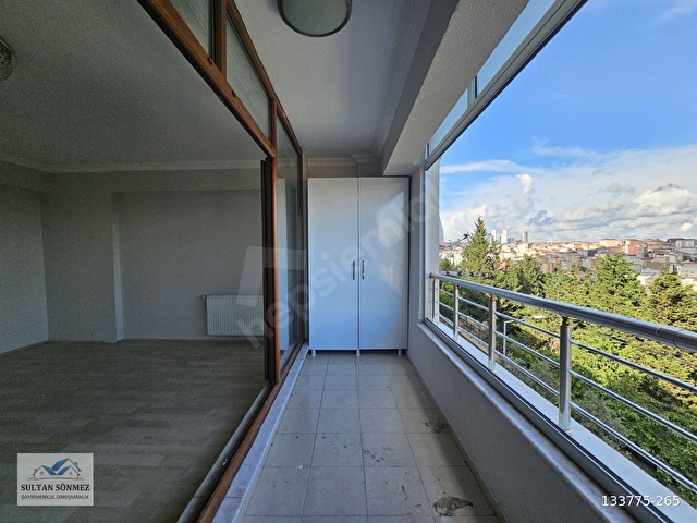 SULTAN SÖNMEZDEN HALİÇ MANZARALI BALKONLU GENİŞ 2+1 DAİRE - Görsel 5