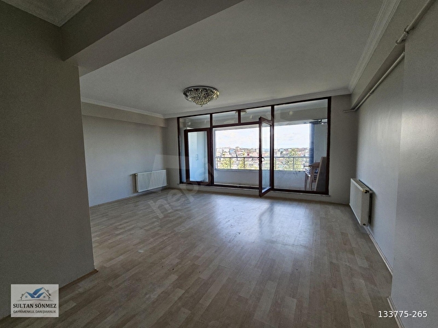 SULTAN SÖNMEZDEN HALİÇ MANZARALI BALKONLU GENİŞ 2+1 DAİRE - Görsel 15