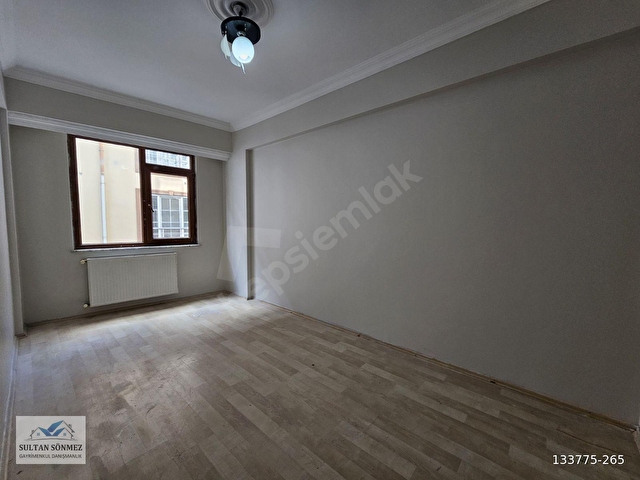 SULTAN SÖNMEZDEN HALİÇ MANZARALI BALKONLU GENİŞ 2+1 DAİRE - Görsel 27