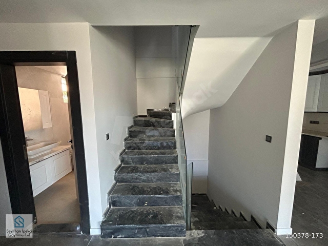 Necat Hepkon Mahallesinde Lüks 4+2 Villa - Görsel 8