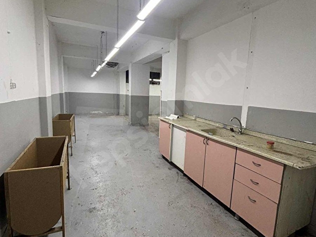 BAHÇELİEVLER ÇOBANÇEŞMEDE 2 SOKAK CEPHELİ 280 M2 DEPOLU DÜKKAN - Görsel 16