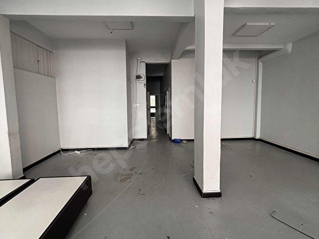 BAHÇELİEVLER ÇOBANÇEŞMEDE 2 SOKAK CEPHELİ 280 M2 DEPOLU DÜKKAN - Görsel 9