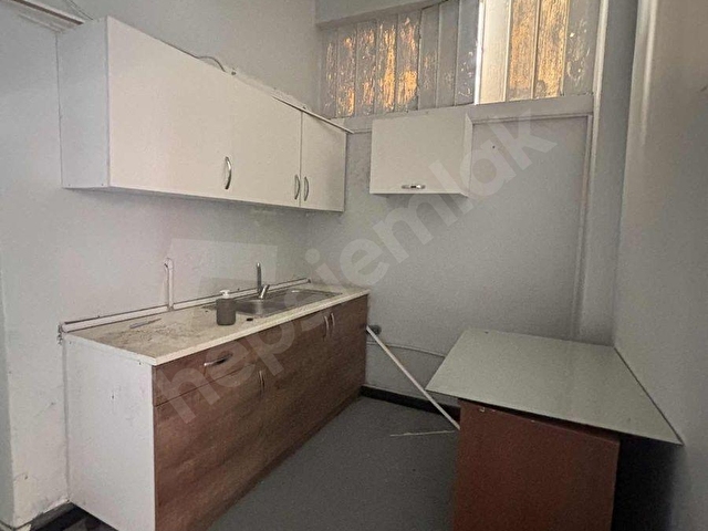 BAHÇELİEVLER ÇOBANÇEŞMEDE 2 SOKAK CEPHELİ 280 M2 DEPOLU DÜKKAN - Görsel 6