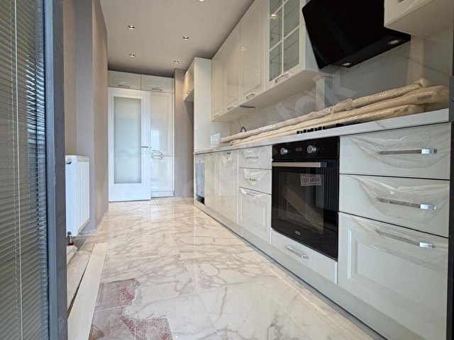 ÖMER PAŞA CAD. ÜZERİNDE ÖZEL ŞIK BİNADA E.BANYOLU 150M2 3+1 BOŞ DAİRE - Görsel 7