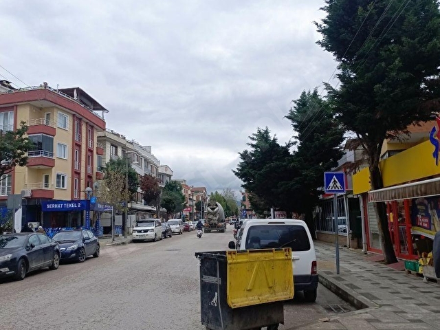 GAZİ EMLAKİZMİTyoluna 100m 1+1 Yeni EŞYALI ŞOK Market üstü - Görsel 3