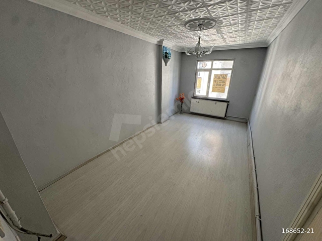 SATILIK 2+1 80m2 4.KAT MASRAFSIZ BOŞ OTURUMA HAZIR CUMA PAZARI