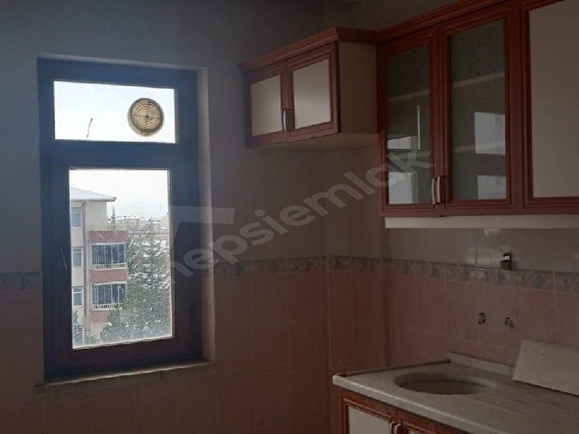 YÜKSELDEN ÇUBUK MERKEZDE ALTUNYUNUS SİTEDİNDE 3 KATTA 3+1 BOŞ. - Görsel 4