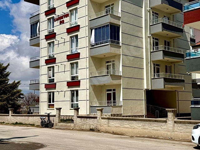 FATİH MAHALLESİNDE SATILIK 1+1 EŞYALI DAİRE