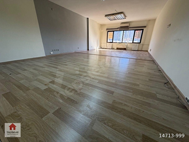 Kadıköy Hasanpaşa Uzunçayır cadde üstü Akasya Avm.Salı pazarı karşısı ofis-büro-işyeri - Görsel 8