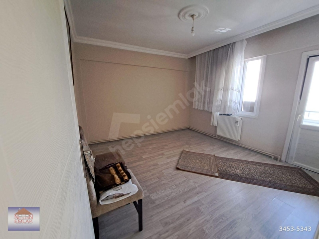 NESRİN EMLAK AYRICALIĞI İLE CADDE ÜZERİ SİTE İÇİ FIRSAT DAİRE - Görsel 13
