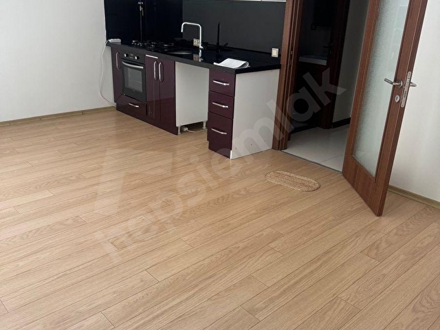 BAHÇELİDE 1+1 YÜKSEK GİRİŞ  KOMBİLİ GARAJLI 35 BİN TL CANSUDAN - Görsel 2