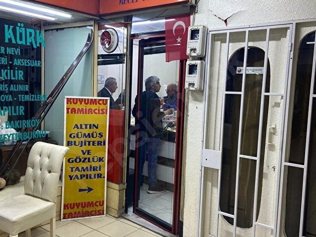 BAKIRKÖY MERKEZDE CADDEDEN GİRİŞLİ PASAJDA SATILIK 15 m2 İŞYERİ - Görsel 4