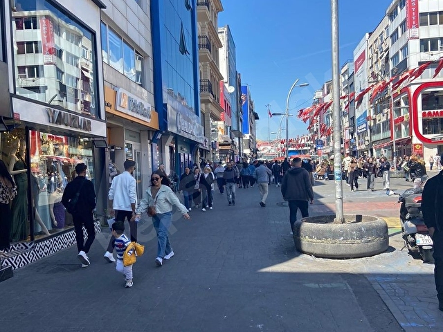 BAKIRKÖY MERKEZDE CADDEDEN GİRİŞLİ PASAJDA SATILIK 15 m2 İŞYERİ - Görsel 7