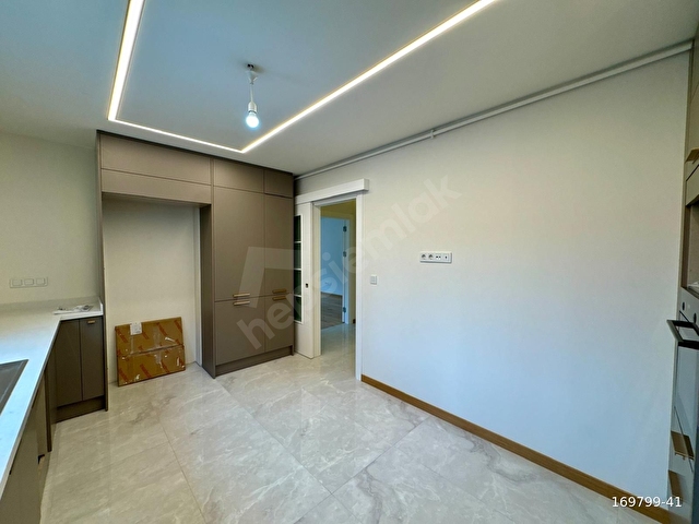 ACIBADEMDE 3+1 | 117 m² NET | VATANDAŞLIĞA UYGUN SATILIK DAİRE - Görsel 25