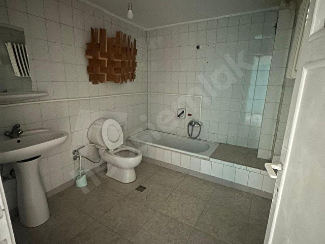 NATRODAN DOKTORLAR CAD ÜZERİ 2+1 TERASLI BAKIMLI KİRALIK DAİRE