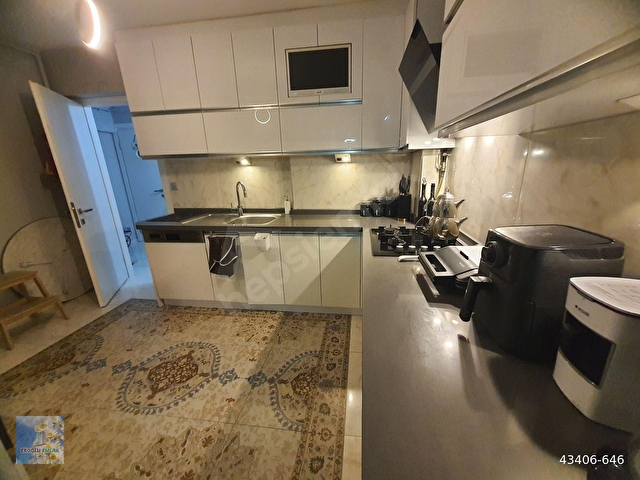 ATŞEHİR MERKEZİ KONUMDA ÖZEL YAPIM BAKIMLI SATILIK 3+1 DAİRE - Görsel 4