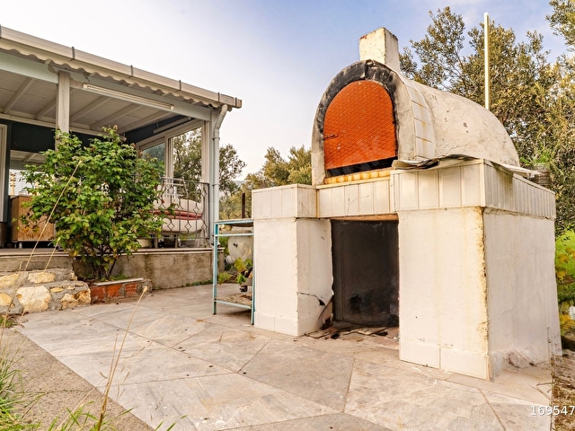 Foça Yeniköy Mahallesi 7028m2 Tarla, Zeytin Ağaçları ve Evler - Görsel 8