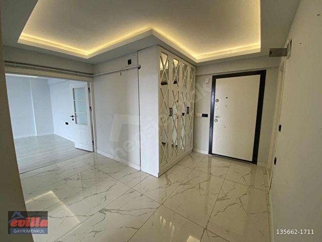 TÜRKİŞDE TRAMVAYA 1 SOKAK SATILIK 2+1 DAİRE