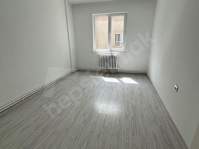 SELÇUK EMLAKTAN VEDAT DALOKAY BAYRAKLI SOKAK ÇANKAYA EVİNİN KARŞISINDA MANZARALI ORTA KAT KOMBİLİ - Görsel 6