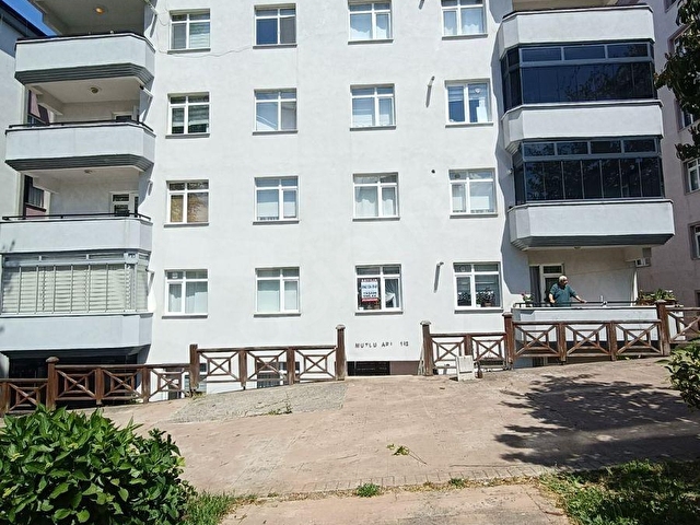 YAŞAM EMLAK GÜVENCESİYLE AKÇAKOCADA SATILIK FIRSAT DAİRE