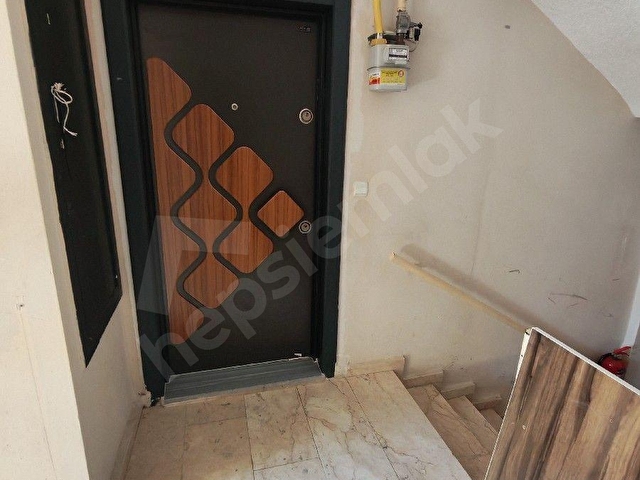 AKBULUT GAYRİMENKULDEN KURTULUŞ MAHALLESİNDE ESKİ TOKİDE KİRALIK 2+1 DAİRE - Görsel 7
