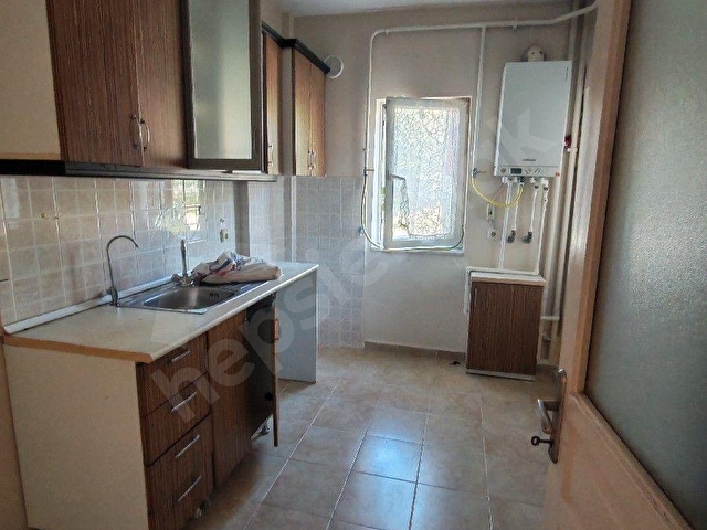 AKBULUT GAYRİMENKULDEN KURTULUŞ MAHALLESİNDE ESKİ TOKİDE KİRALIK 2+1 DAİRE - Görsel 11