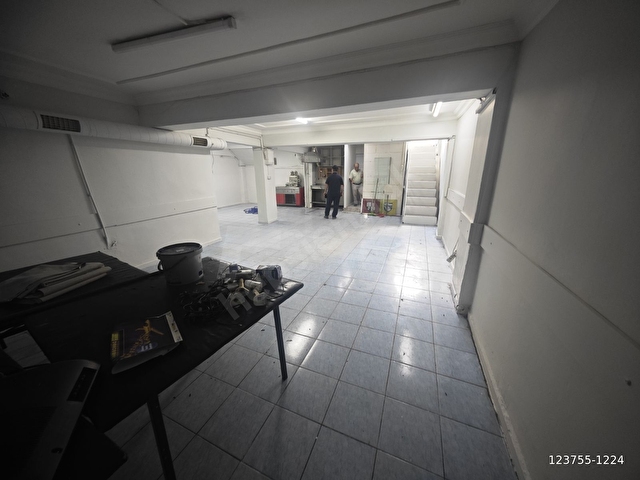 110M2 CADDE DE YARI BODRUM KULLANIŞLI ŞAŞKINDA KİRALIK DÜKKAN - Görsel 6