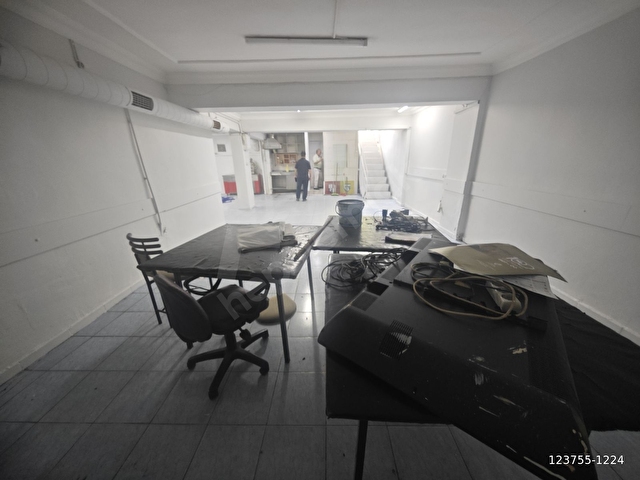 110M2 CADDE DE YARI BODRUM KULLANIŞLI ŞAŞKINDA KİRALIK DÜKKAN - Görsel 5